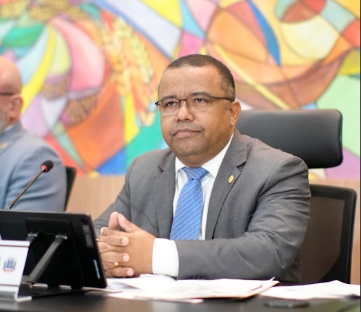 Jelson Bernabé solicita contratação de médico geriatra para atender no João Kayatt
