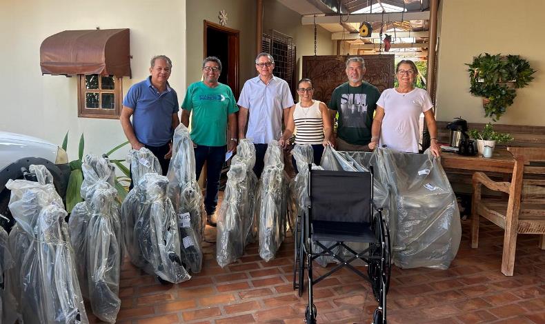 Rotary Club de Bela Vista recebe doação de 10 cadeiras de rodas