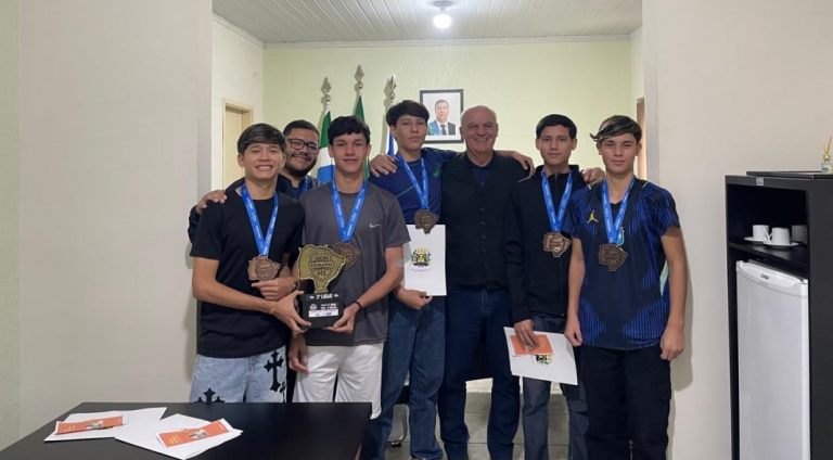 Equipe juvenil de voleibol de Caracol conquista 3º lugar estadual e garante acesso à 2ª divisão dos Jogos Escolares