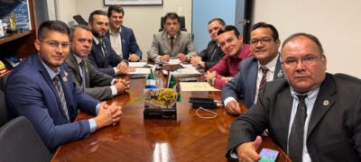 Em Brasília, parceria entre Vereadores e Executivo Municipal garante mais de 2 milhões em maquinários para a Secretaria de Obras