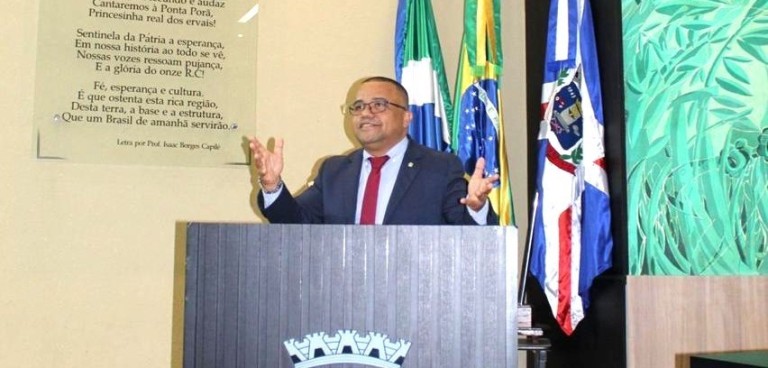 Presidente da Câmara Jelson Bernabé lembra que apesar de aumento, sindicatos mantêm greve contra Governo Federal