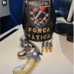 Força Tática aprende revolver após denuncia de ameaças  em conveniência de Jardim