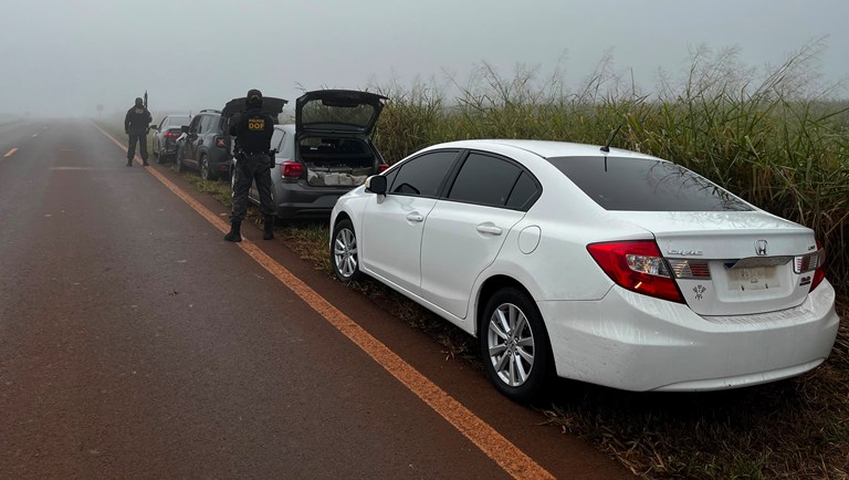 DOF desarticula comboio com cinco carros e apreende mais de 400 quilos de drogas