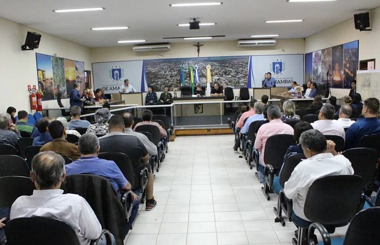 Servidora pede afastamento após se recusar a ‘burlar’ reunião do Conselho de Ética em Câmara do interior