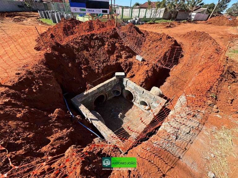 Antônio João: Obras de Drenagem e Pavimentação Avançam na Vila Adelino Martins