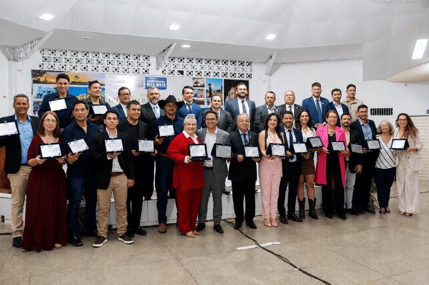 Câmara de Bela Vista entrega Títulos de Cidadão em noite de homenagens