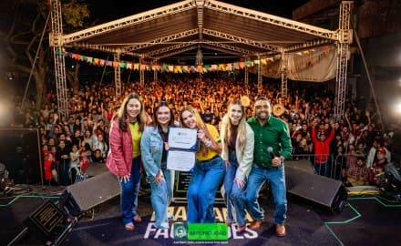 Cultura e Economia: Arraiá de Antônio João Reúne Recorde de Público na Praça Central