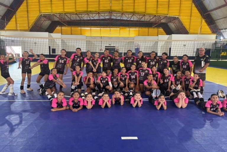 1° festival de voleibol de caracol Projeto Esporte + Escola Participação especial jogo das mães