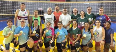 Incentivo ao Esporte: Presidente da Câmara, Jelson Bernabé, acompanha treino e apoia projeto de Voleibol 45+ em Ponta Porã