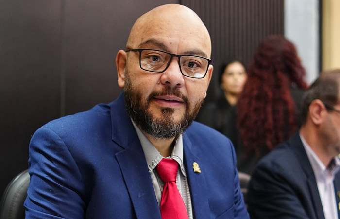 Vereador Agnaldo Pereira Lima reitera pedido de melhorias em praça esportiva do Ipê II