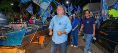 Caravina pede apoio para conquistar votos de indecisos na reta final da campanha