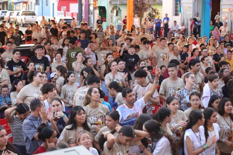 Nioaque reúne jovens católicos em jornada de fé e celebração