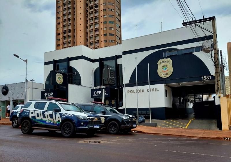 Mulher perde R$ 1 mil após ameaça de divulgação de fotos íntimas