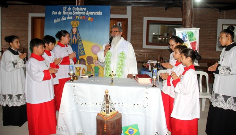 Fé e devoção a Nossa Senhora Aparecida marcam celebração na Chácara São Patrício, em Bela Vista