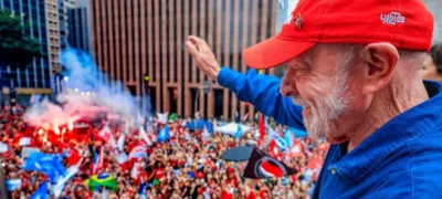 Lula é reeleito para quarto mandato como presidente do Brasil